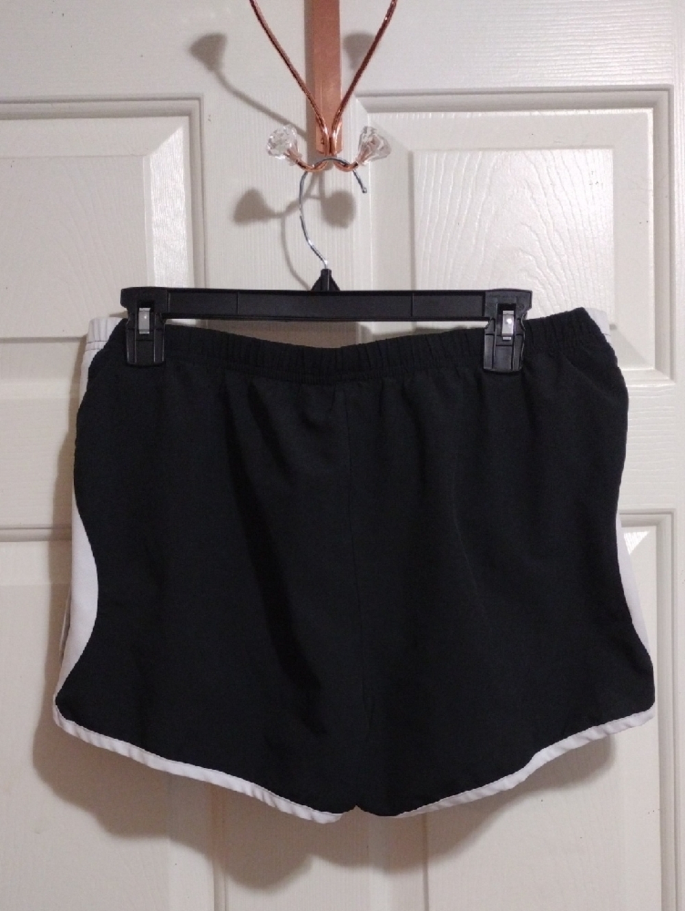 New Balance Black and White Women’s Athletic Shorts Medium - Picture 4 of 5